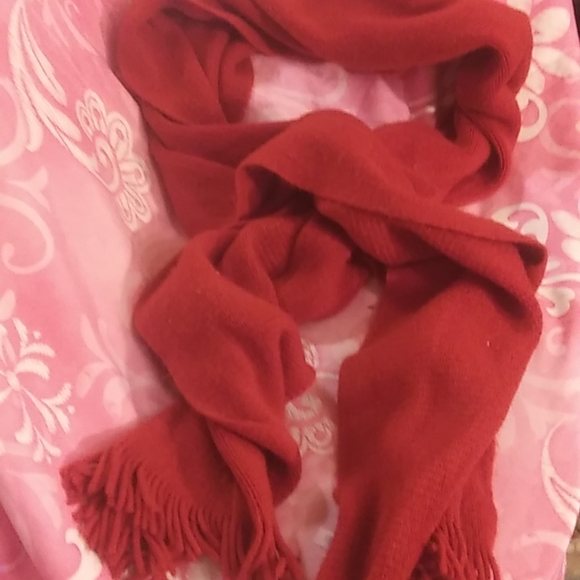 Scarf - Picture 1 of 4